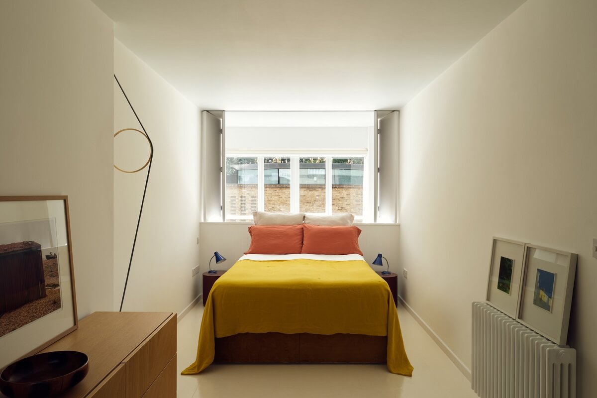 Bold Colors and High Ceilings in a London Duplex Apartment 17 a0O6700000pBvWVEA0 N27 webres Bold Colors and High Ceilings in a London Duplex Apartment