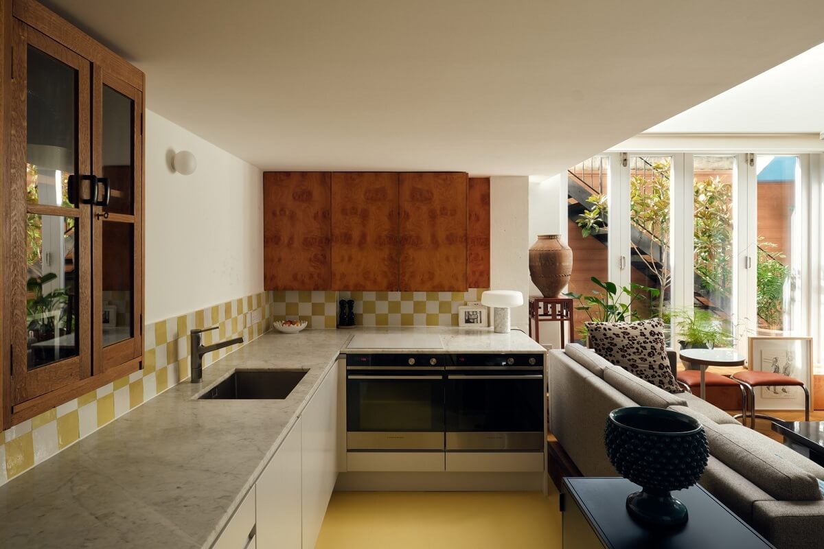 Bold Colors and High Ceilings in a London Duplex Apartment 9 a0O6700000pBvWVEA0 N39 webres Bold Colors and High Ceilings in a London Duplex Apartment