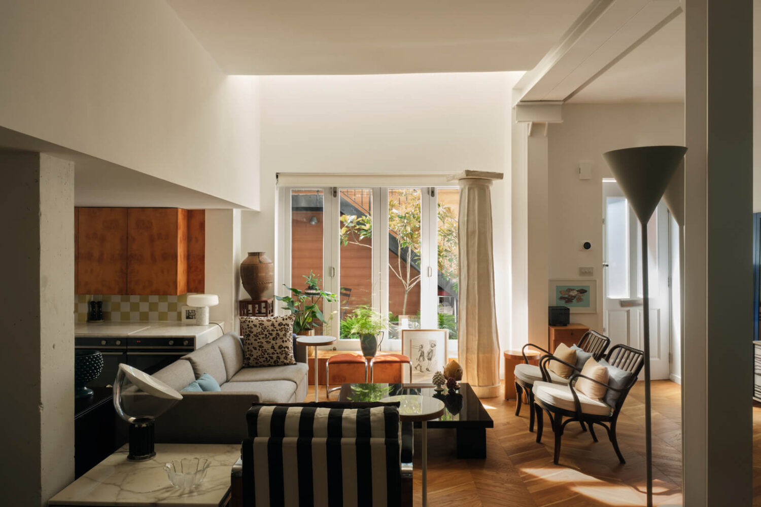 Bold Colors and High Ceilings in a London Duplex Apartment 2 a0O6700000pBvWVEA0 N3 webres Bold Colors and High Ceilings in a London Duplex Apartment
