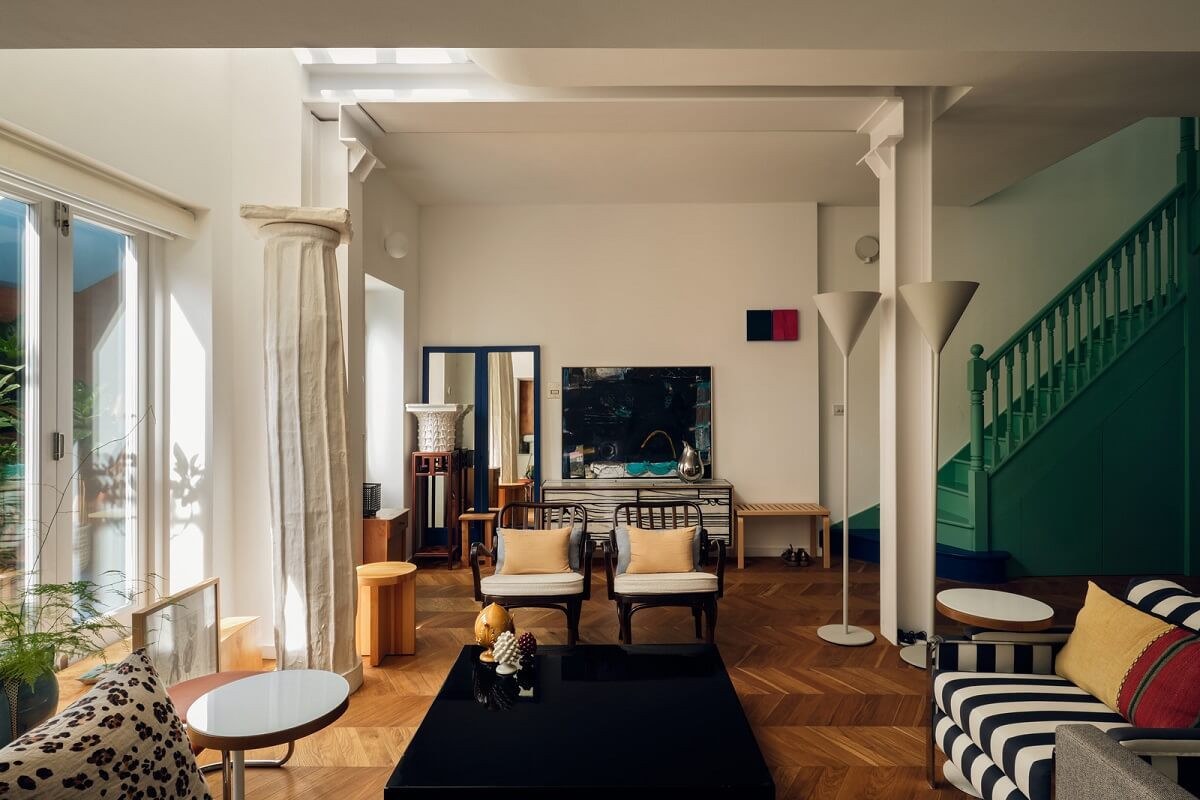 Bold Colors and High Ceilings in a London Duplex Apartment 1 a0O6700000pBvWVEA0 N7 webres Bold Colors and High Ceilings in a London Duplex Apartment