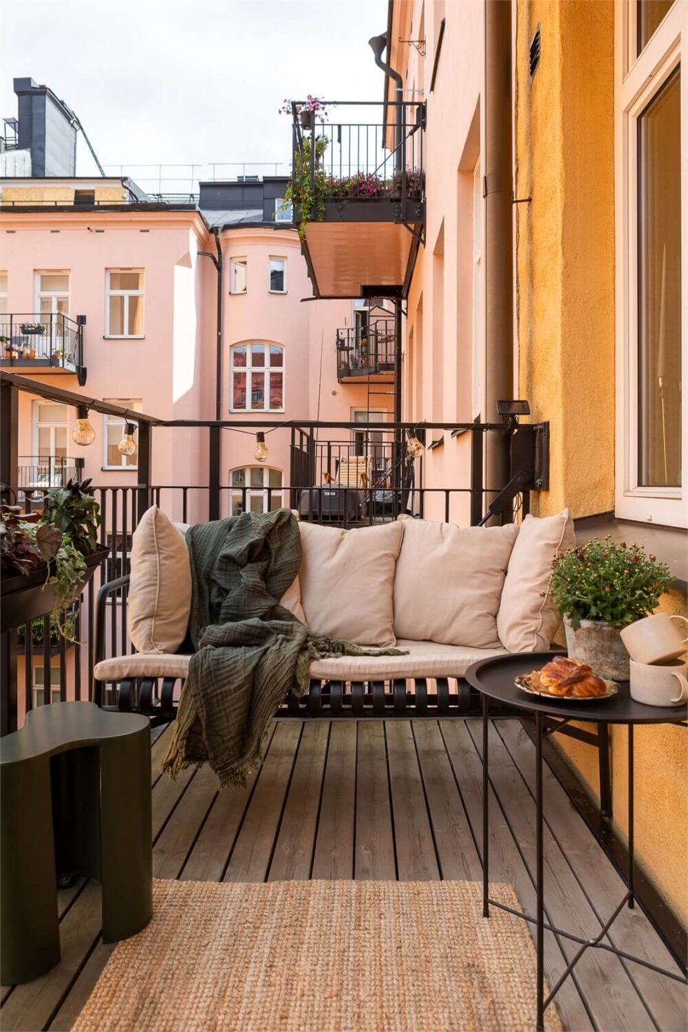 A Turn-of-the-Century Apartment with a Dark Blue Bedroom - Revisited 9 balcony