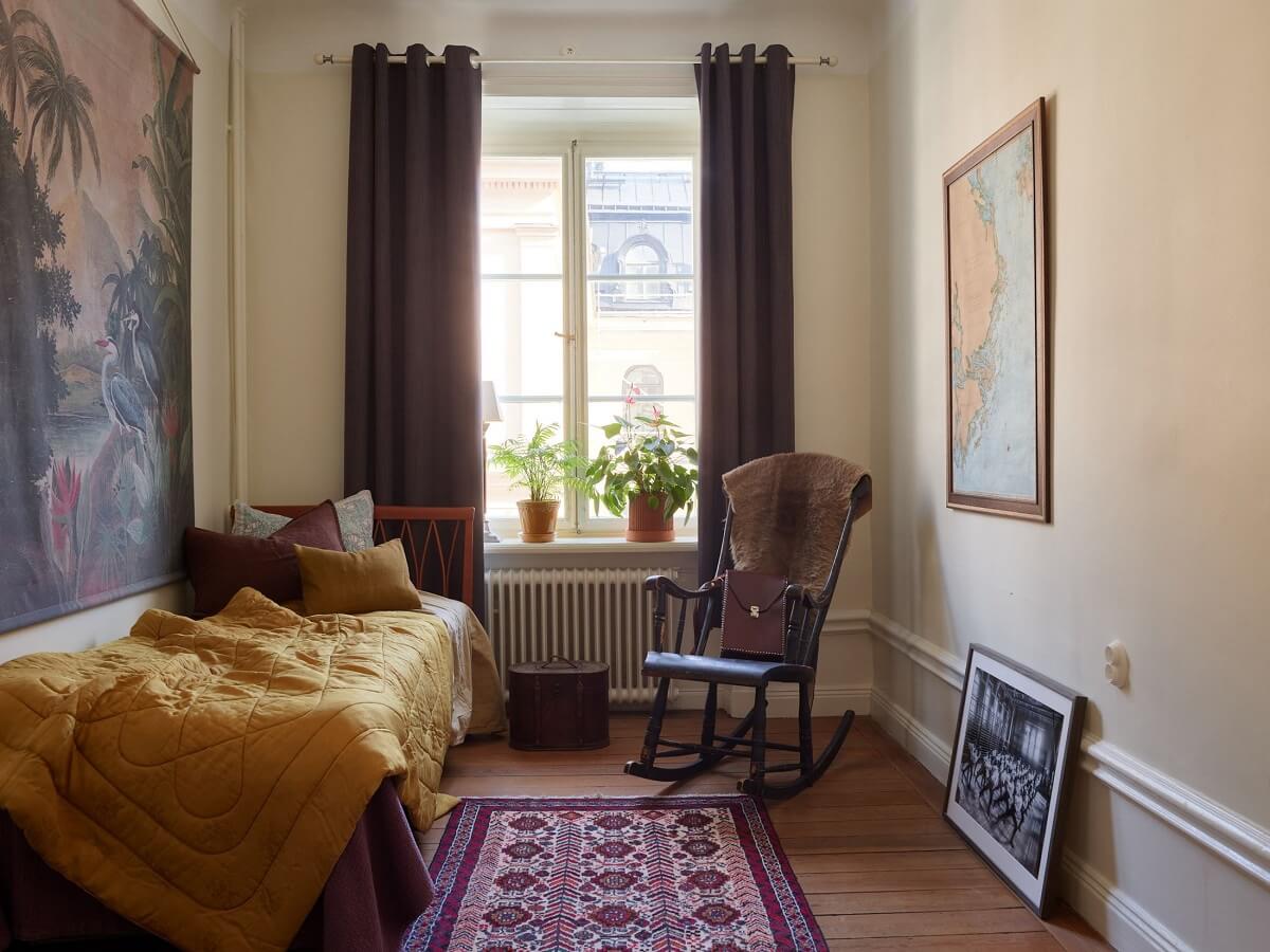 Beautiful Historic Details in a Large and Inviting Family Apartment 25 bedroom purple rug
