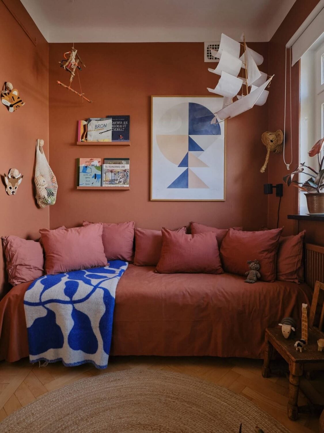 A Beautiful Calm and Natural Apartment with a Green Kitchen 21 dark terracotta bedroom