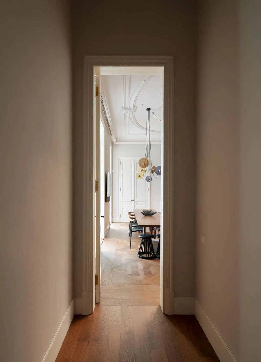 An Eclectic Mix of Modernist Elements and Luxurious Finishes in Barcelona 5 hallway