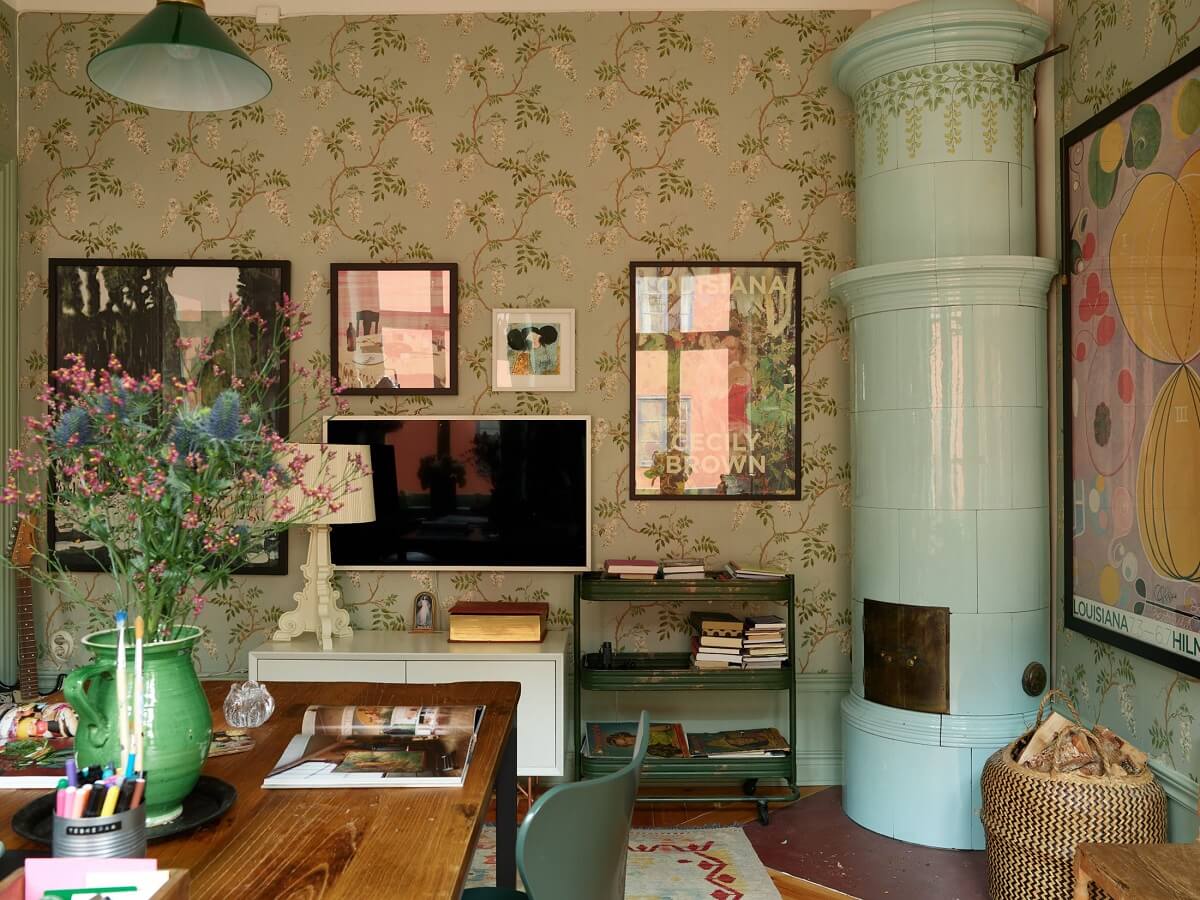 Pink and Green Rooms and Charming Wallpapers in a Family Apartment 24 home office fireplace william morris wallpaper