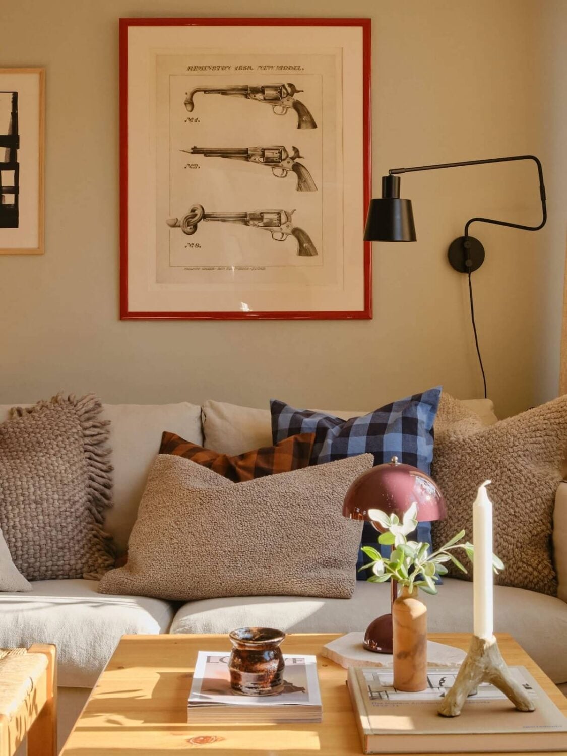 A Beautiful Calm and Natural Apartment with a Green Kitchen 2 living room detail