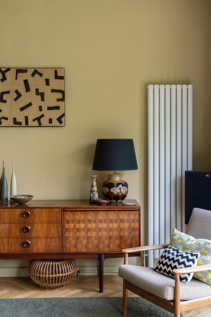 A Beautiful Mid-Century House in London 4 living room detail