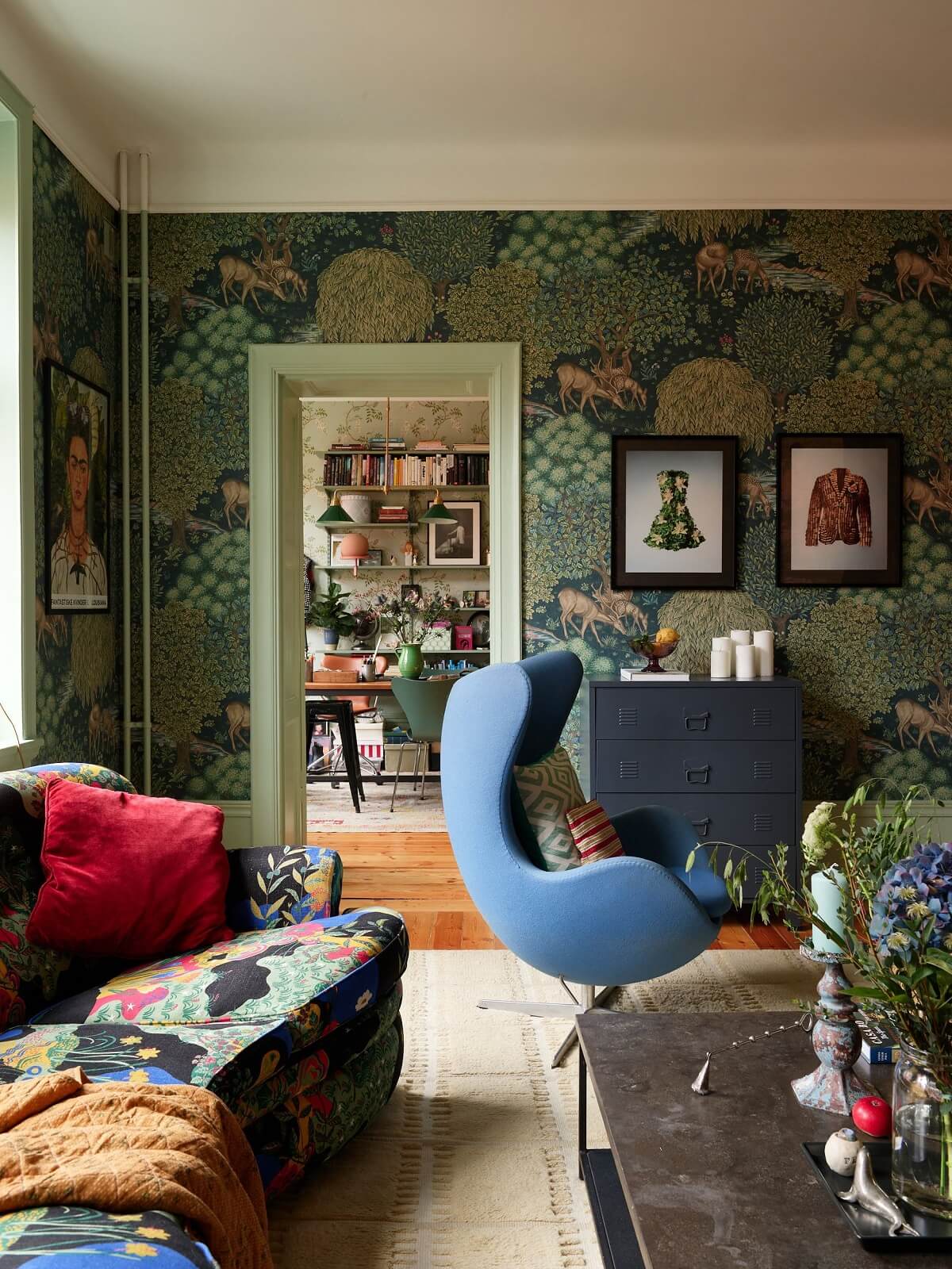 living room green wallpaper