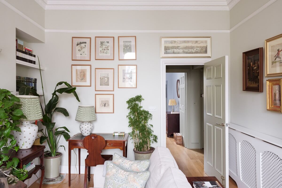 A Beautiful One-Bedroom Apartment with Plants and Period Features 3 living room with plants and desk