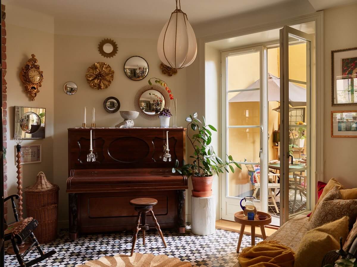 Beautiful Historic Details in a Large and Inviting Family Apartment 16 music room vintage tiles balcony