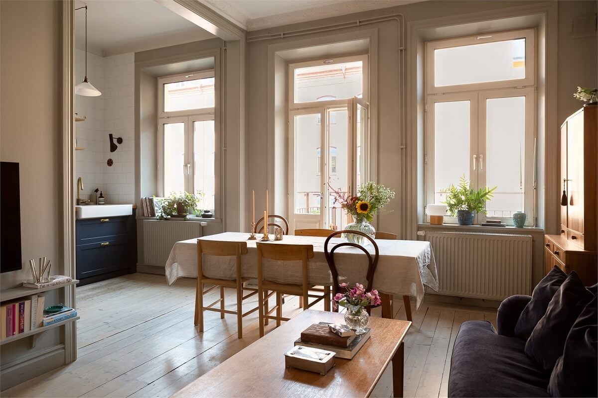 A Turn-of-the-Century Apartment with a Dark Blue Bedroom - Revisited 8 open plan scandi living room