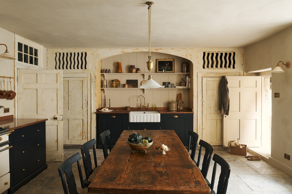 1.TheClassicEnglishKitchen deVOL LOW RES Historic Character in a Georgian Townhouse Basement Kitchen in Bath