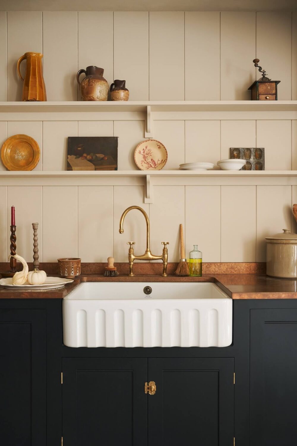Historic Character in a Georgian Townhouse Basement Kitchen in Bath 14 22.TheClassicEnglishKitchen deVOL LOW RES Historic Character in a Georgian Townhouse Basement Kitchen in Bath