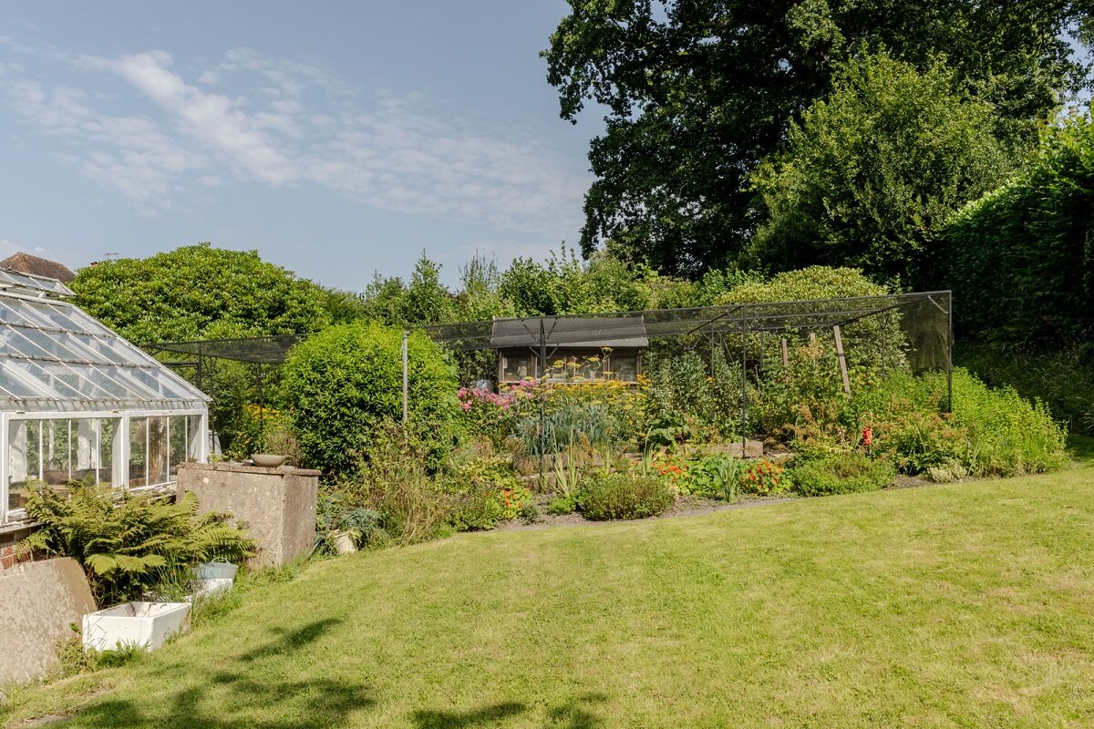 A Contemporary Woodland Retreat in the Heart of East Sussex 29 a0O6700000usXSrEAM N67 webres A Contemporary Woodland Retreat in the Heart of East Sussex