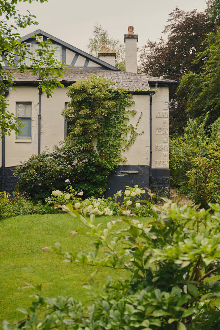 A Carefully Restored Arts and Crafts House and Garden in Scotland 19 a0OP6000003f4ifMAA N16 webres A Carefully Restored Arts and Crafts House and Garden in Scotland