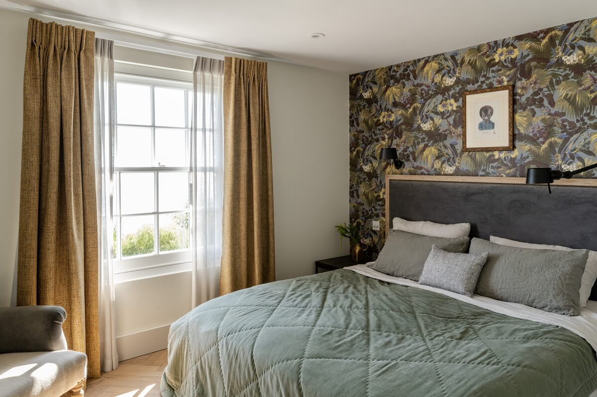 A Grand Victorian House with Modern Interiors and Channel Views 17 a0OP6000003gs3tMAA N75 webres A Grand Victorian House with Modern Interiors and Channel Views