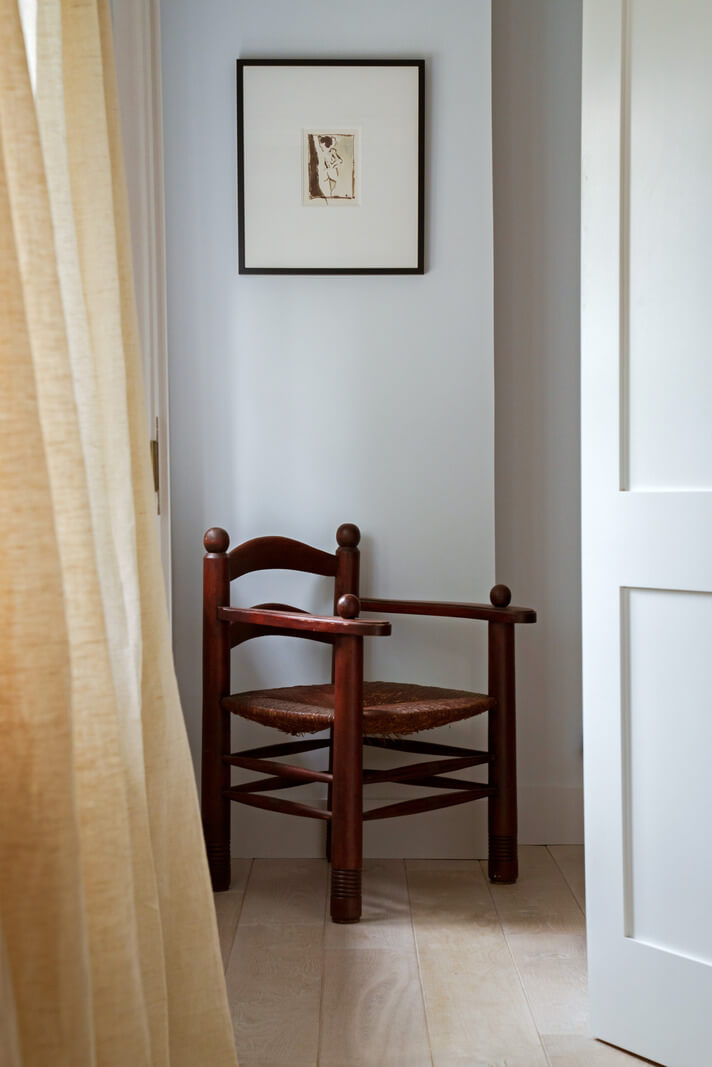 Contemporary Light Interiors in a 19th-Century English Cottage 15 accent chair Contemporary Light Interiors in a 19th-Century English Cottage