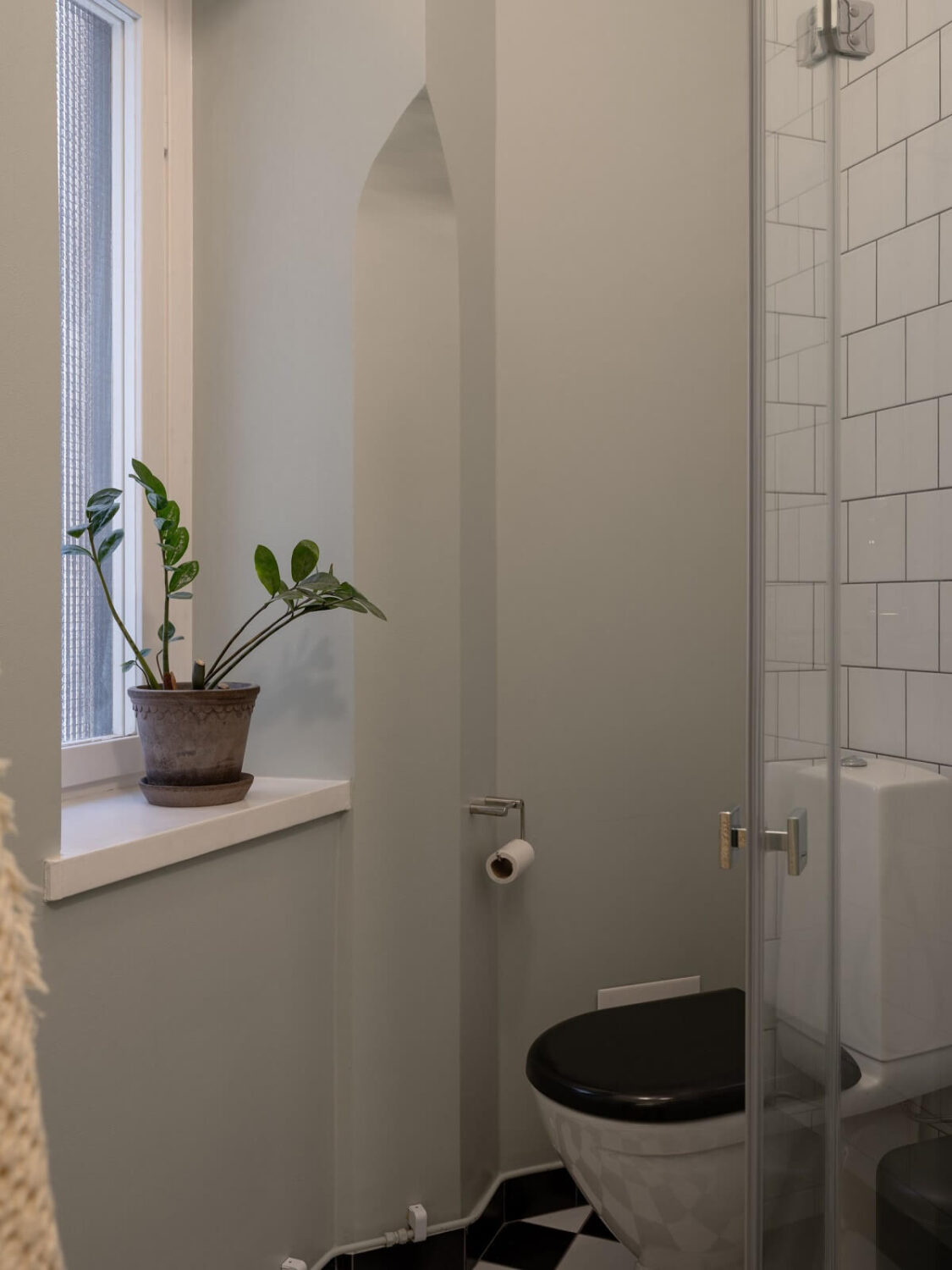 A Swedish Maisonette with Period Features and Modern Solutions 16 bathroom detail