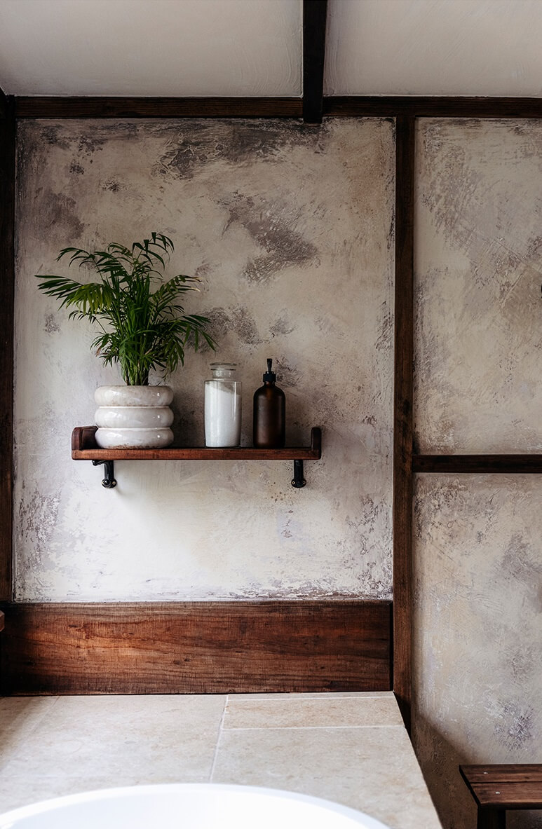 A Cozy Rustic Shipbuilder's Cottage in Northern Tasmania 13 bathroom wooden beams