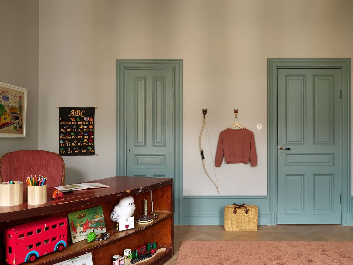 A Colorful Turn-of-the-Century Family Apartment in Stockholm 12 curved midcentury desk