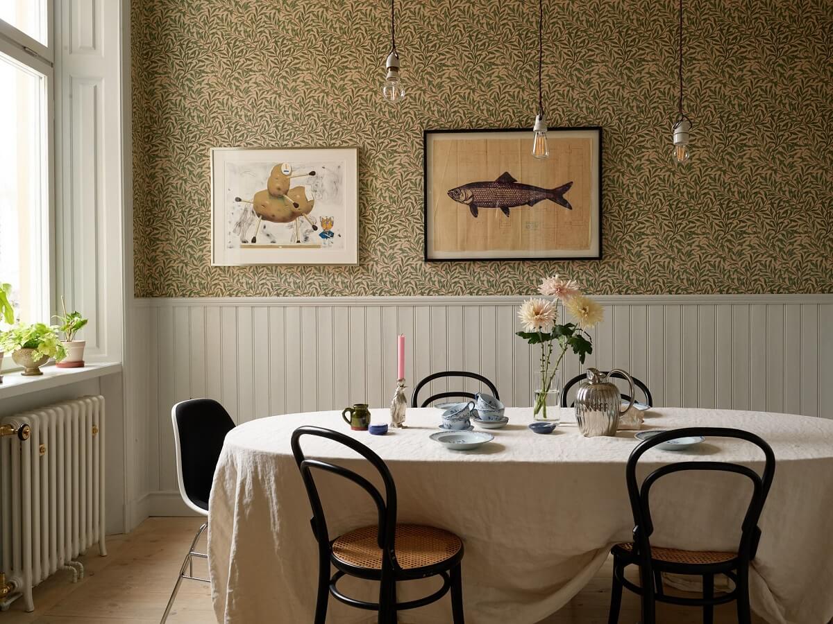 A Colorful Turn-of-the-Century Family Apartment in Stockholm 17 dining room william morris wallpaper
