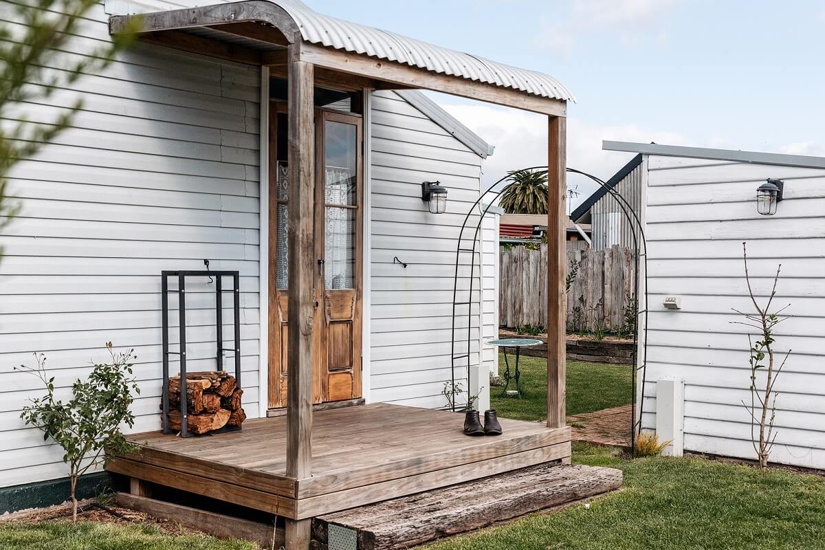 A Cozy Rustic Shipbuilder's Cottage in Northern Tasmania 15 entry cottage australia