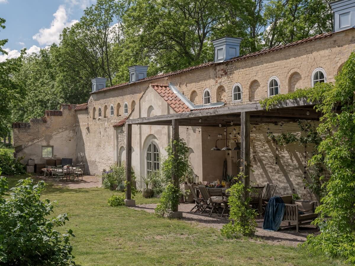 A Bohemian-Style House on the Estate of a Swedish Castle 28 french style garden