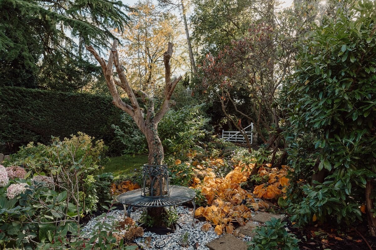 A Grand Arts and Crafts House in London 24 green garden
