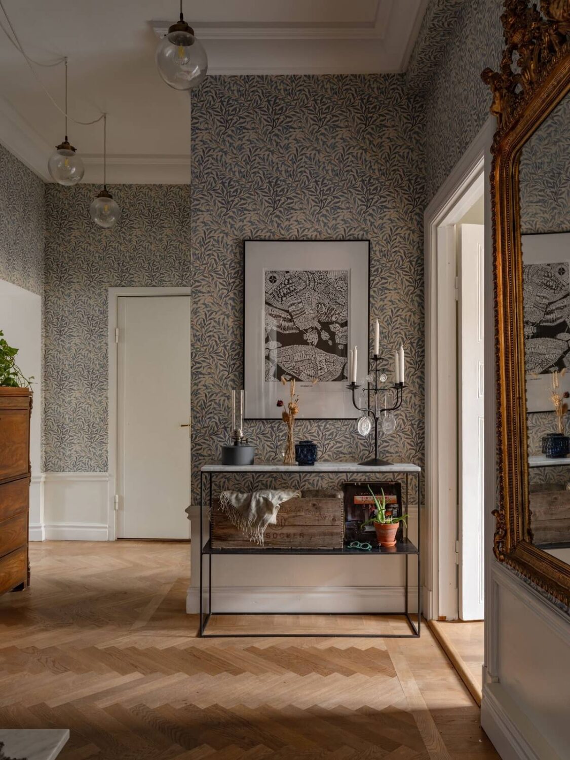 An 1890s Stockholm Apartment with a Blue Bedroom 19 hallway with parquet floor and wallpaper An 1890s Stockholm Apartment with a Blue Bedroom