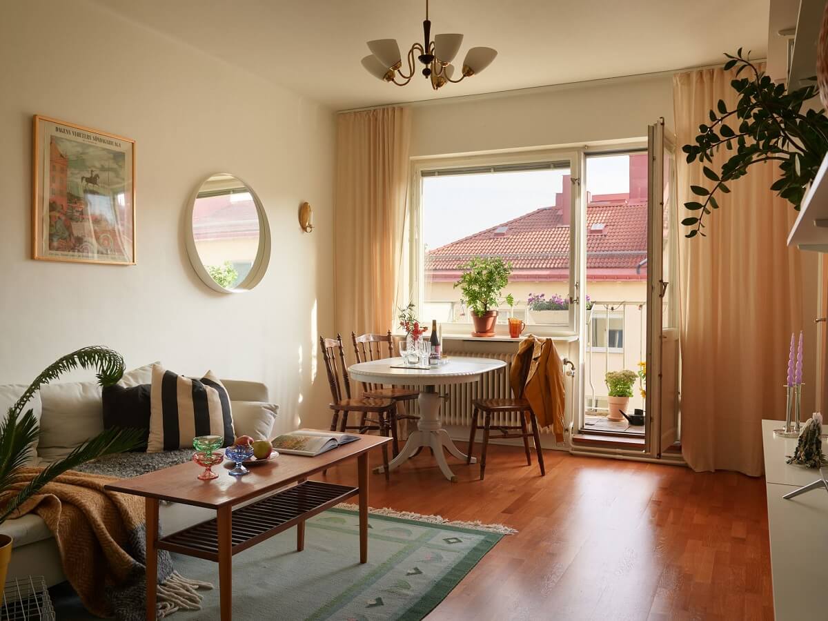 A Small 1930s Swedish Apartment with a Yellow Floral Hall 1 living-room-beige-curtains