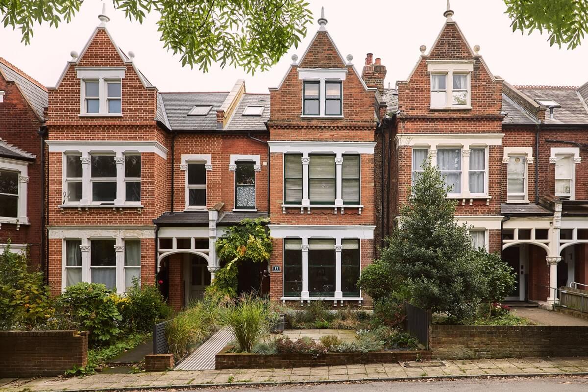 A Grand Victorian House with Many Period Features and a Lush Garden 34 london terrace houses