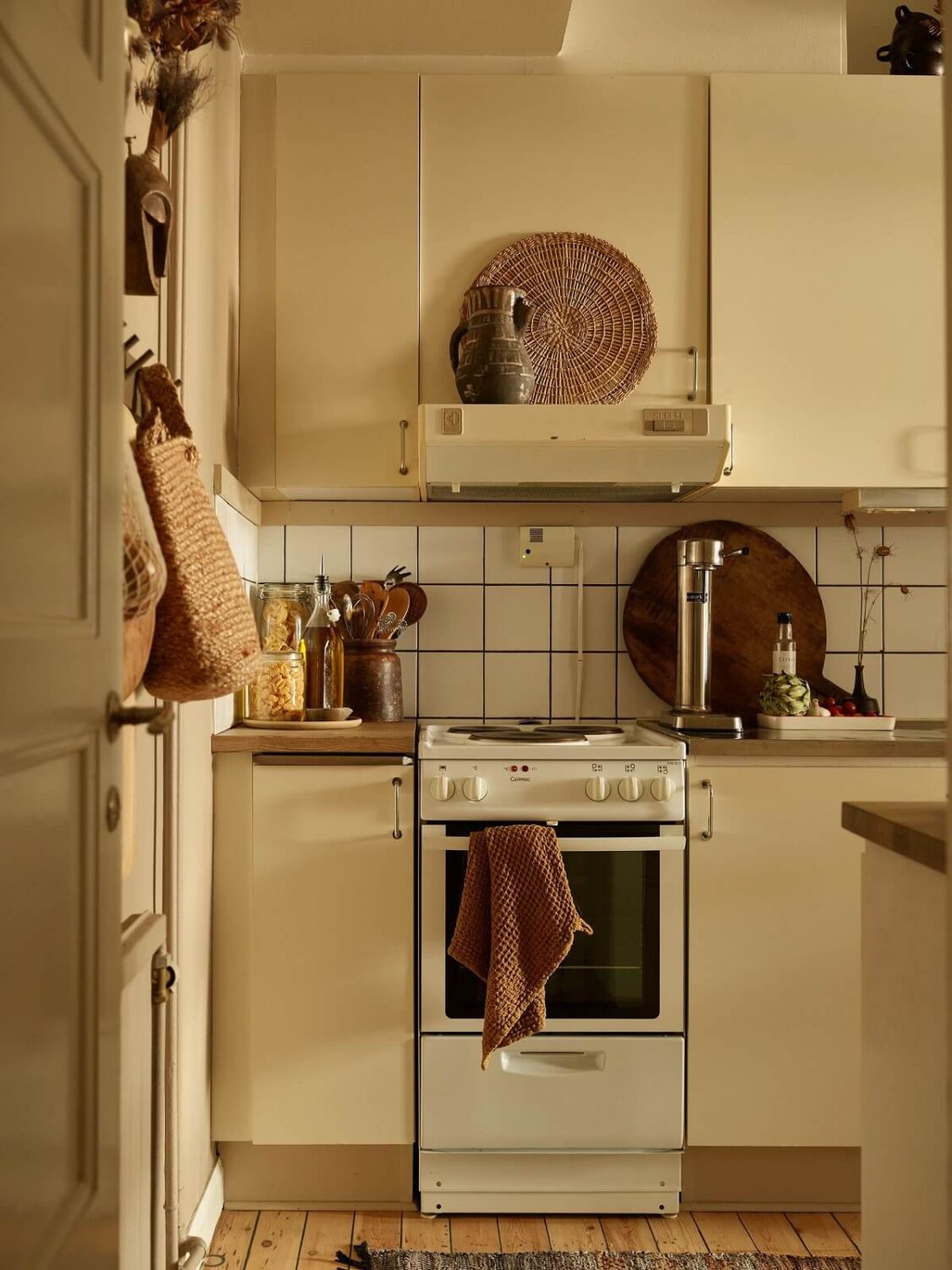 A Lovely Apartment Owned By The Same Family for Almost 100 Years 10 midcentury kitchen