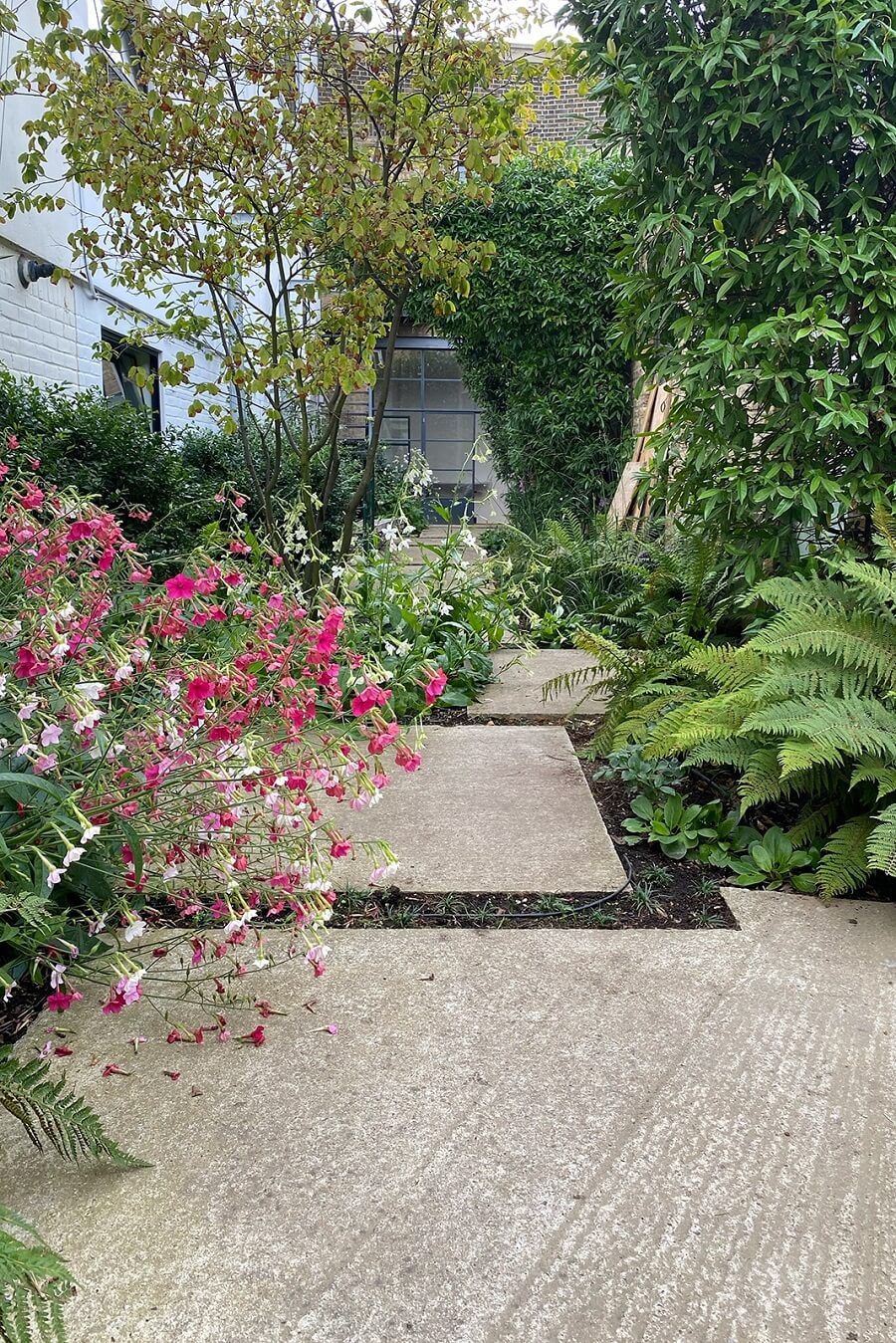 A Grand Industrial Warehouse Conversion in London 41 modern garden A Grand Industrial Warehouse Conversion in London