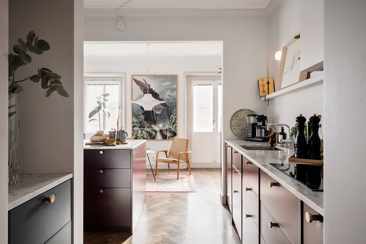 A Burgundy Kitchen in a Stylish Scandinavian Apartment 17 open kitchen with pink cabinets