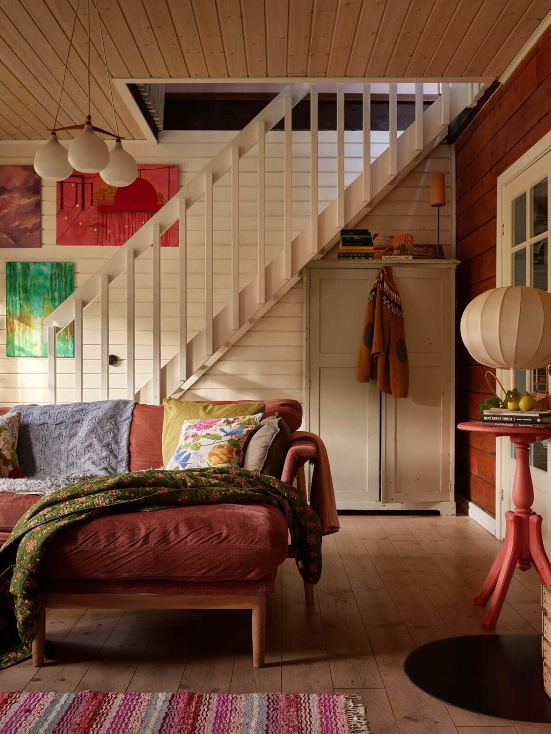 Best of 2025: Living Rooms 15 pink sofa living room
