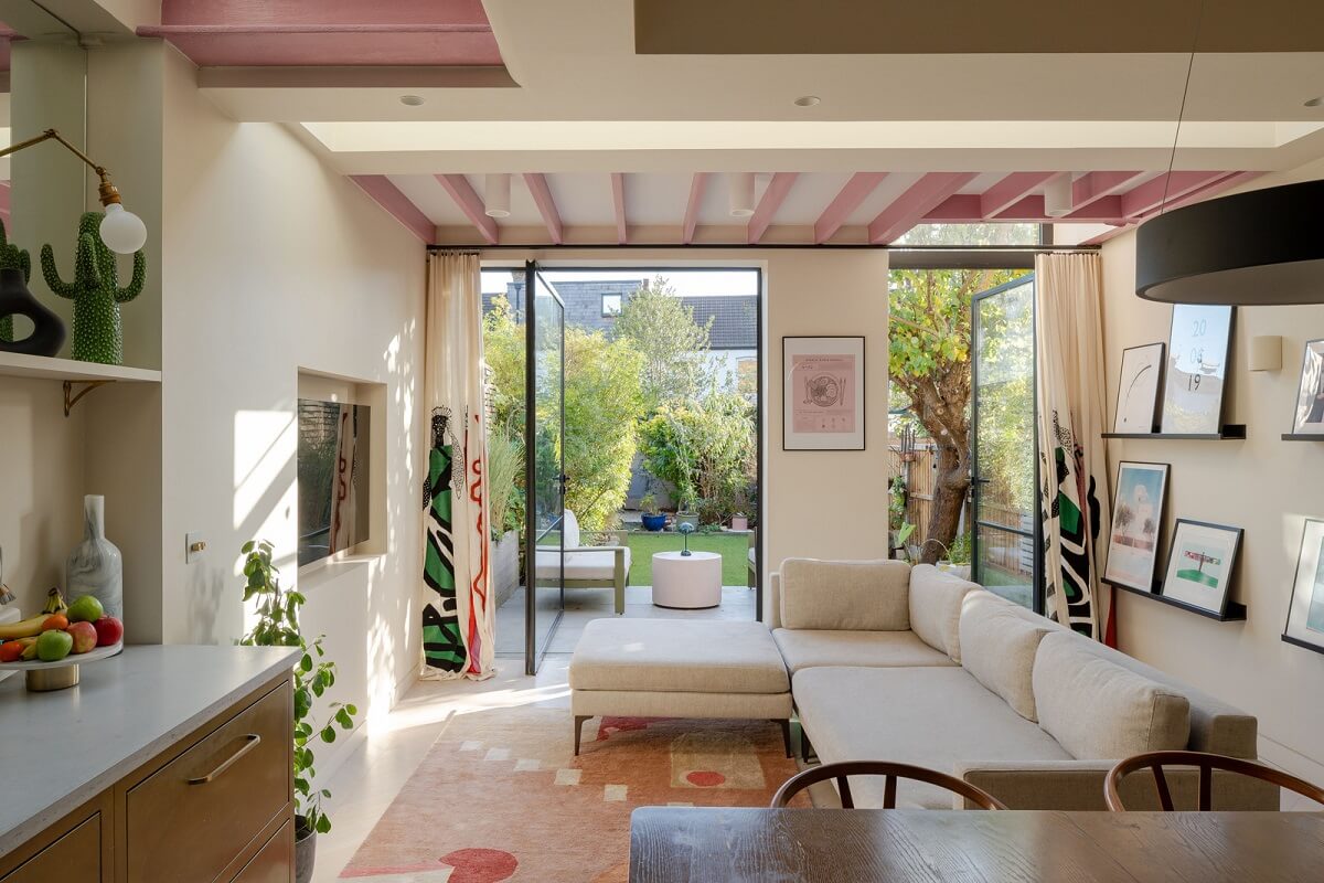 27 Statement Ceiling Ideas That Will Spruce Up Any Room 37 sitting room with pink ceiling beams
