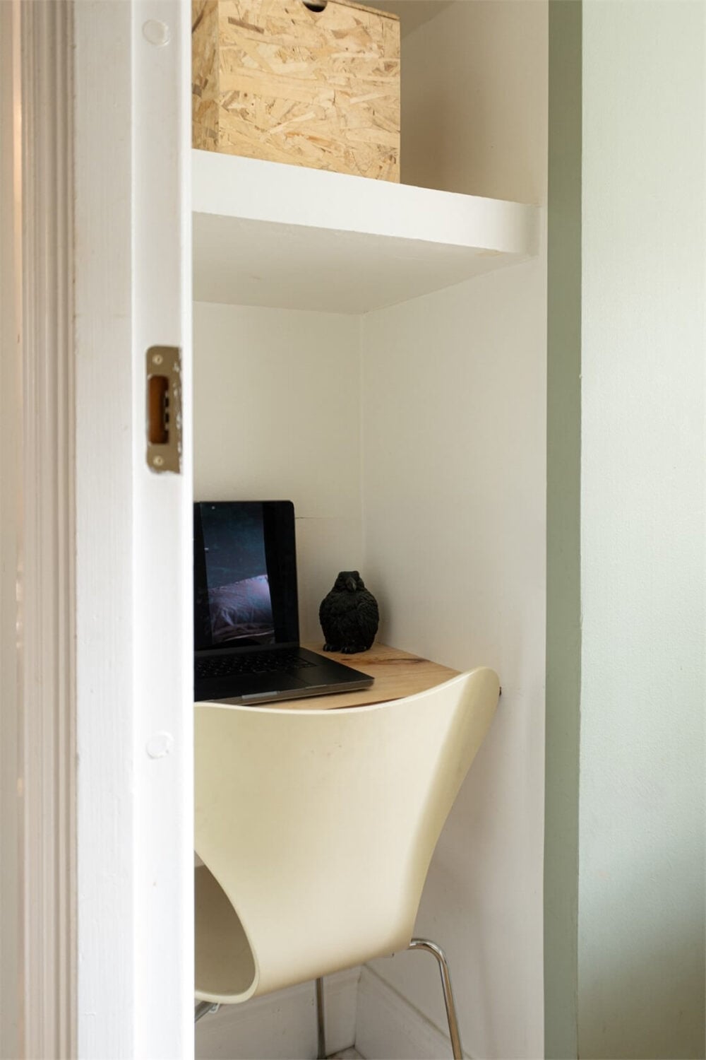 Green Tones in a Turn-of-the-Century Stockholm Apartment 13 tiny home office