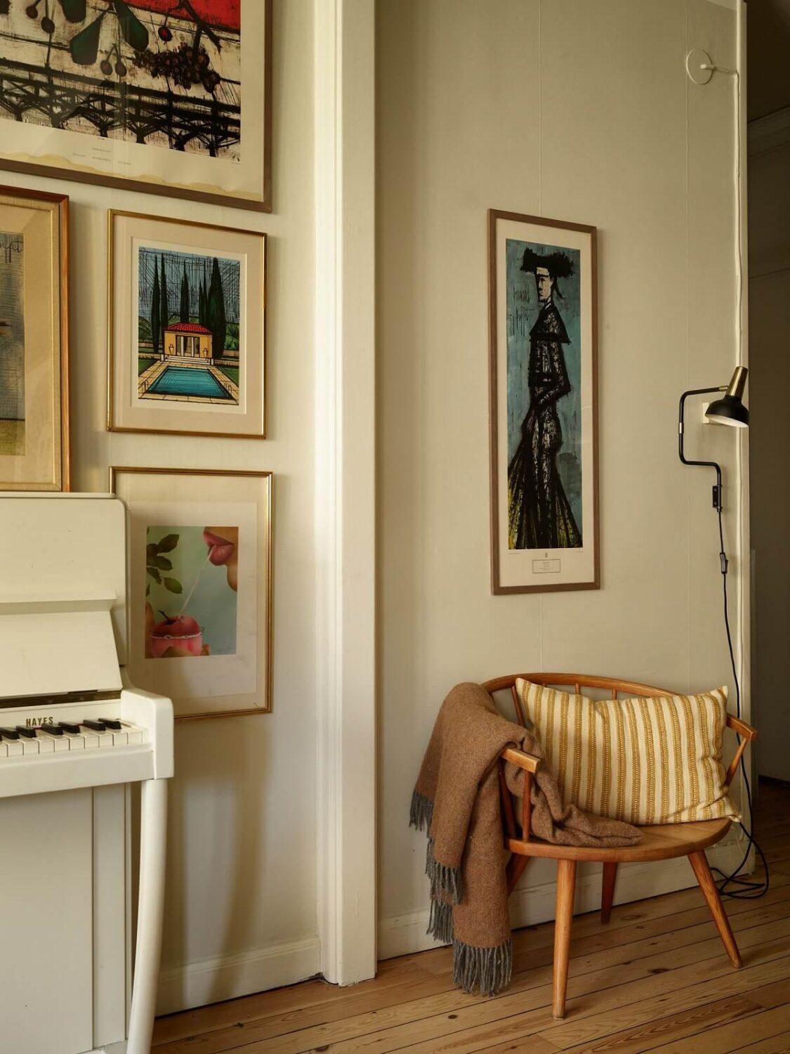A Lovely Apartment Owned By The Same Family for Almost 100 Years 6 vintage living room