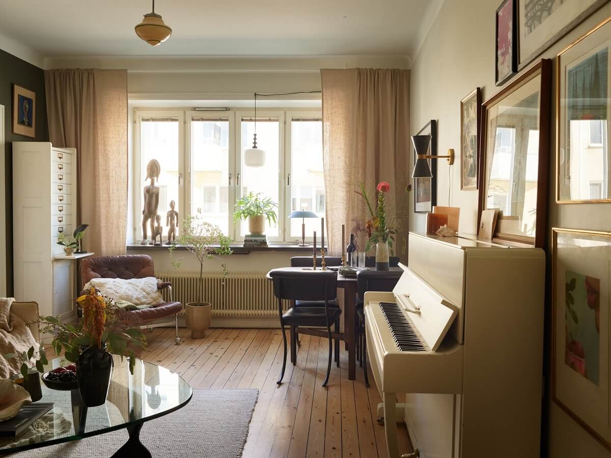 A Lovely Apartment Owned By The Same Family for Almost 100 Years 3 vintage style living room