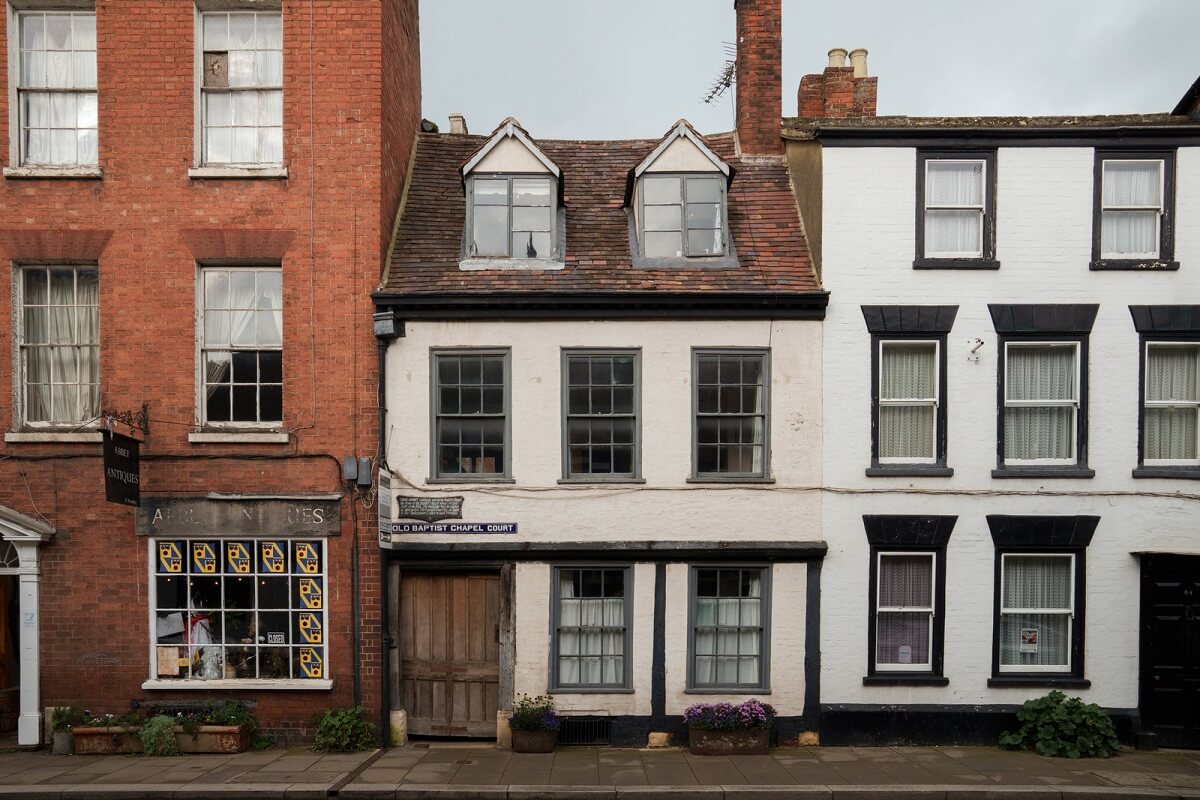 Contemporary Light Interiors in a 19th-Century English Cottage 24 white facade english home