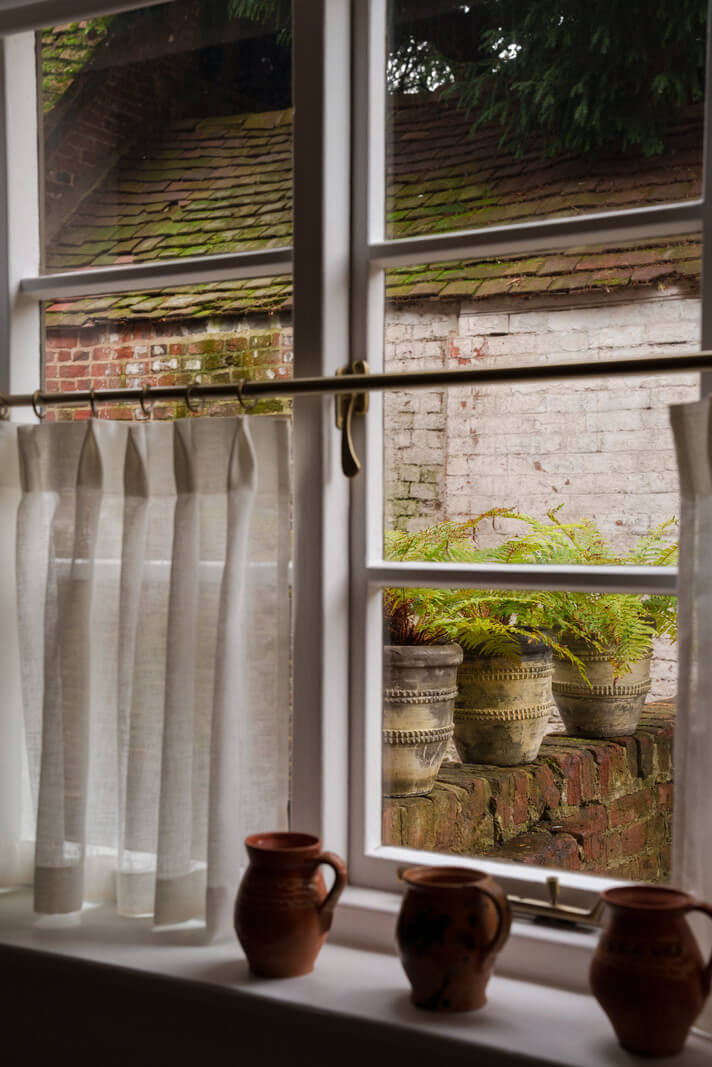 Contemporary Light Interiors in a 19th-Century English Cottage 5 window