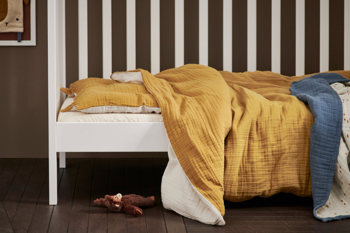 IKEA Spring Collection 2025: Colorful Textiles, Clean Designs & Home Refresh Ideas 14 IKEA GULDVAVARE plad PH201236 IKEA Spring Collection 2025: Colorful Textiles, Clean Designs & Home Refresh Ideas
