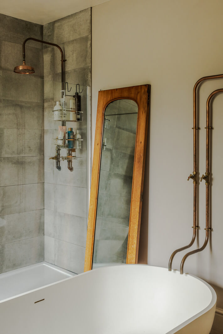 A Strong Color Palette in a Unique Country House in Cornwall 19 bath and showe