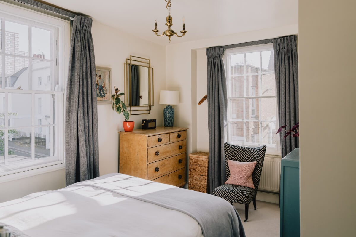 Countryside Charm in a London Apartment in a Former Ale House 15 bedroom with wooden dresser