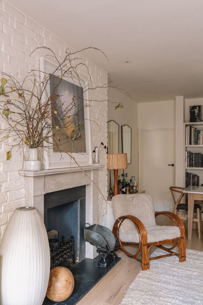 A Charming Garden Apartment in North Kensington 3 fireplace