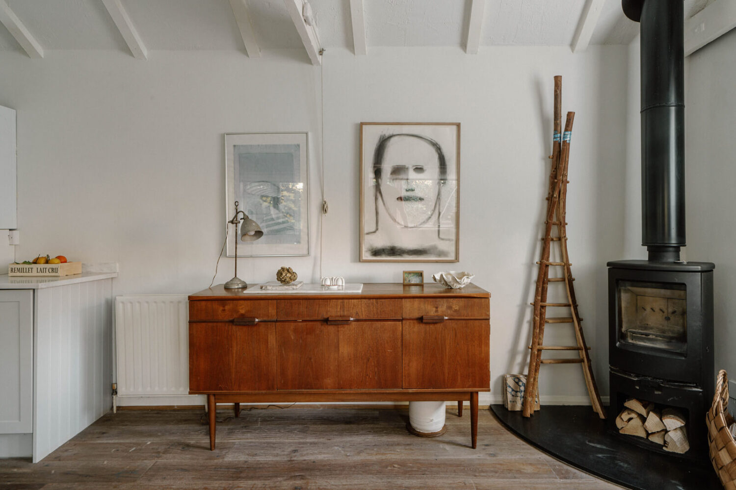 French and Midcentury Influences in a Charming London Studio Apartment 5 london studio detail