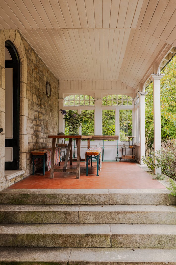 A Strong Color Palette in a Unique Country House in Cornwall 23 veranda home in cornwall