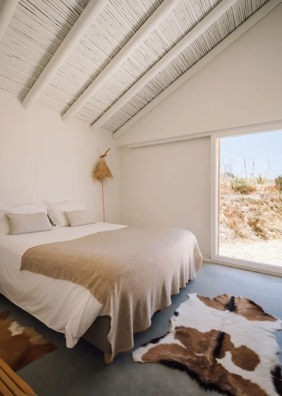 A Restored Portuguese Taipa House with Modern, Minimalistic Interiors 8 FantasticFrankAljezurLTA0393 gu7xfe A Restored Portuguese Taipa House with Modern, Minimalistic Interiors