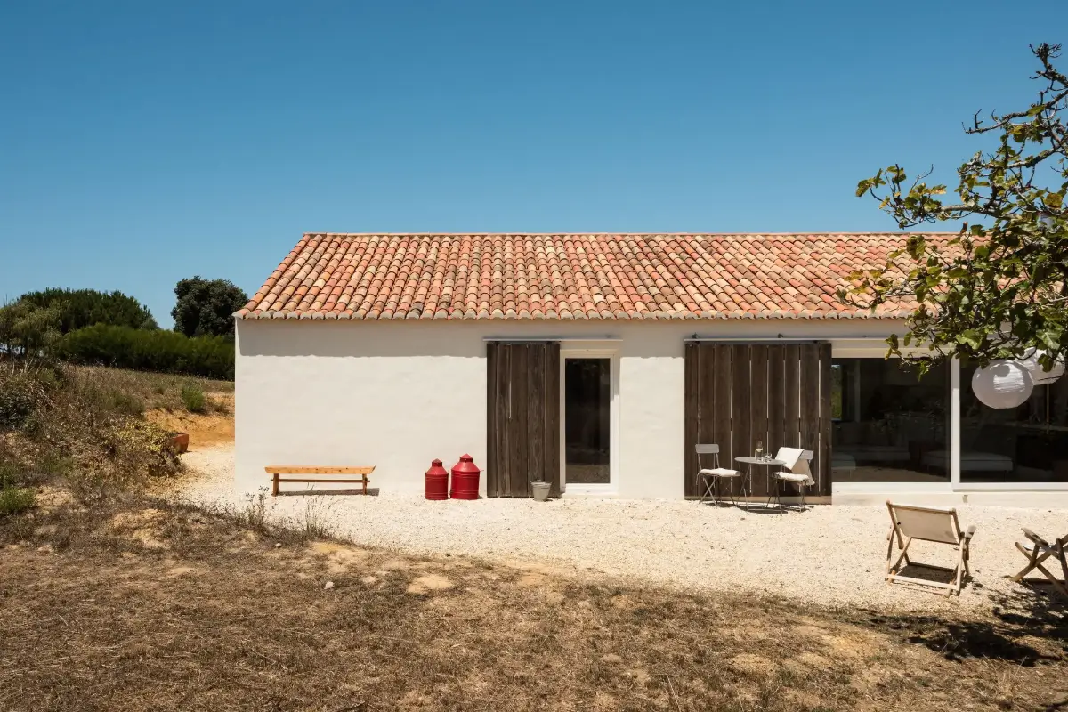 A Restored Portuguese Taipa House with Modern, Minimalistic Interiors 17 FantasticFrankAljezurLTA0516 v5y7yu A Restored Portuguese Taipa House with Modern, Minimalistic Interiors