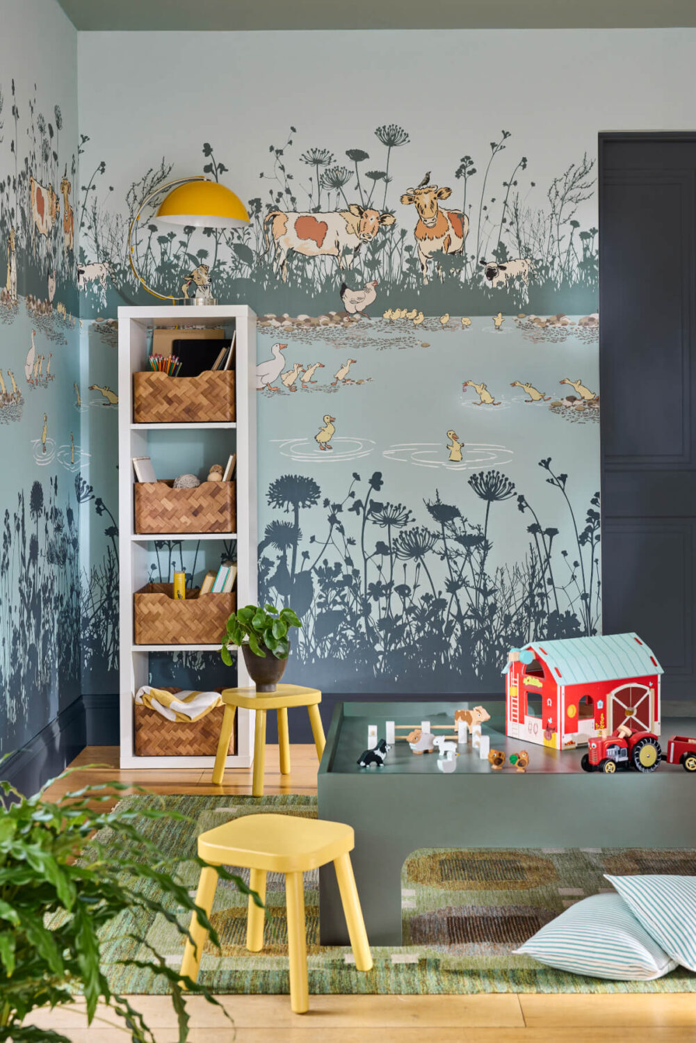 Little Greene 'Storybook Papers': A New National Trust Wallpaper Collection 20 Little Greene National Trust wallpaper Collection Riverside Capers - Livid - Full